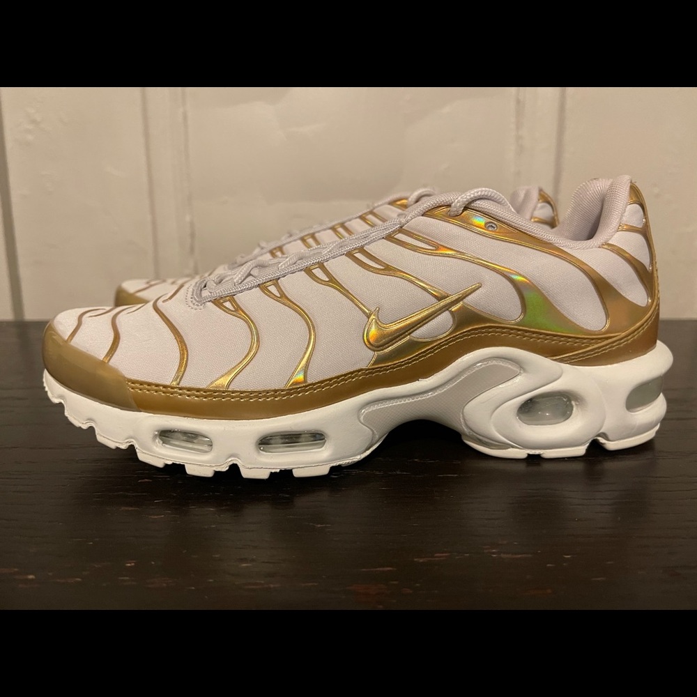 Nike Air Max Plus Metallic White Gold